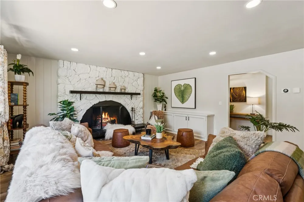 27535 St Bernard Lane Lake Arrowhead, CA 92352
