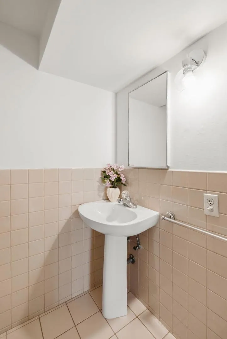 1597 29th Ave Avenue San Francisco, CA 94122