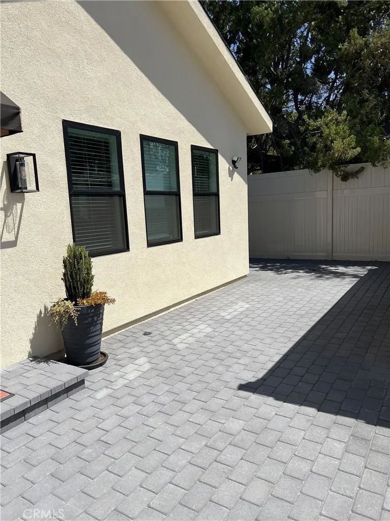 12243 Califa Street Valley Village, CA 91607