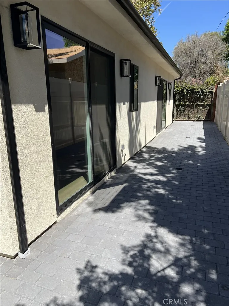 12243 Califa Street Valley Village, CA 91607