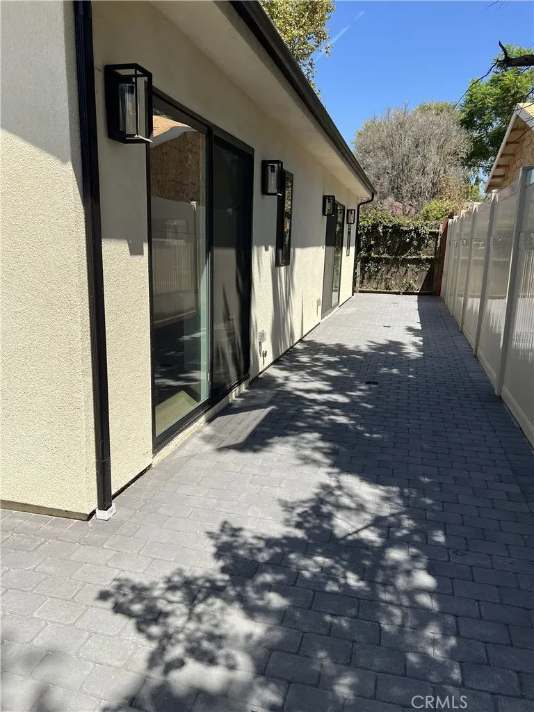 12243 Califa Street Valley Village, CA 91607