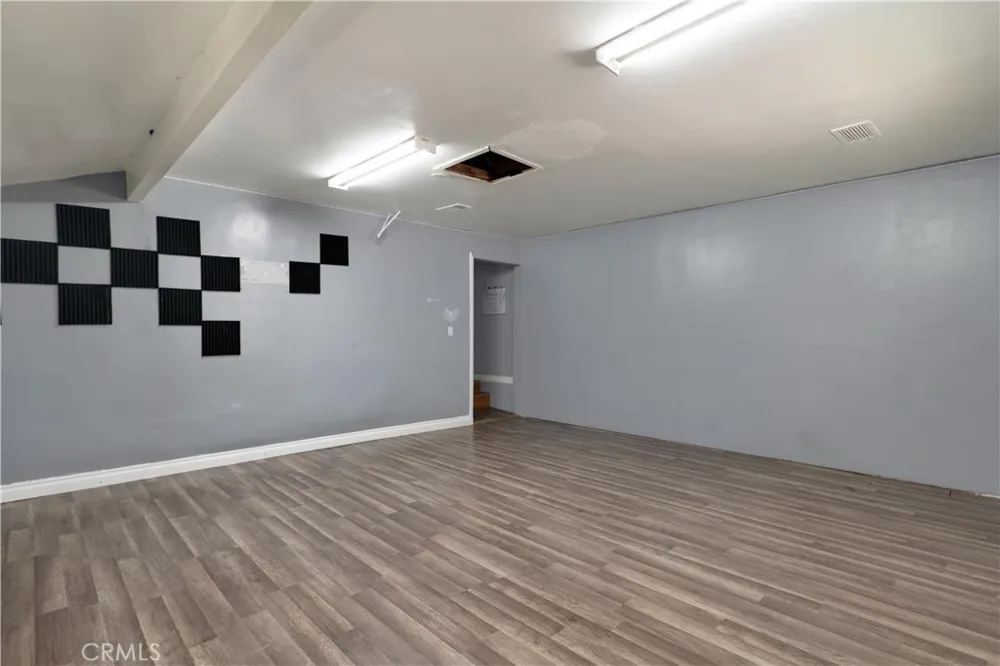 7134 Stansbury Avenue Van Nuys, CA 91405