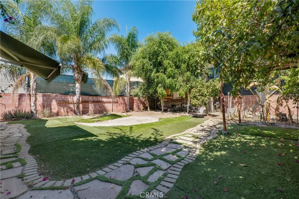 7134 Stansbury Avenue Van Nuys, CA 91405