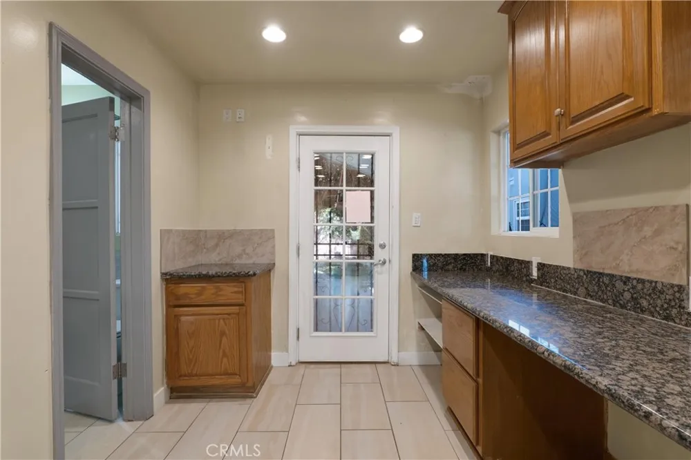 7134 Stansbury Avenue Van Nuys, CA 91405