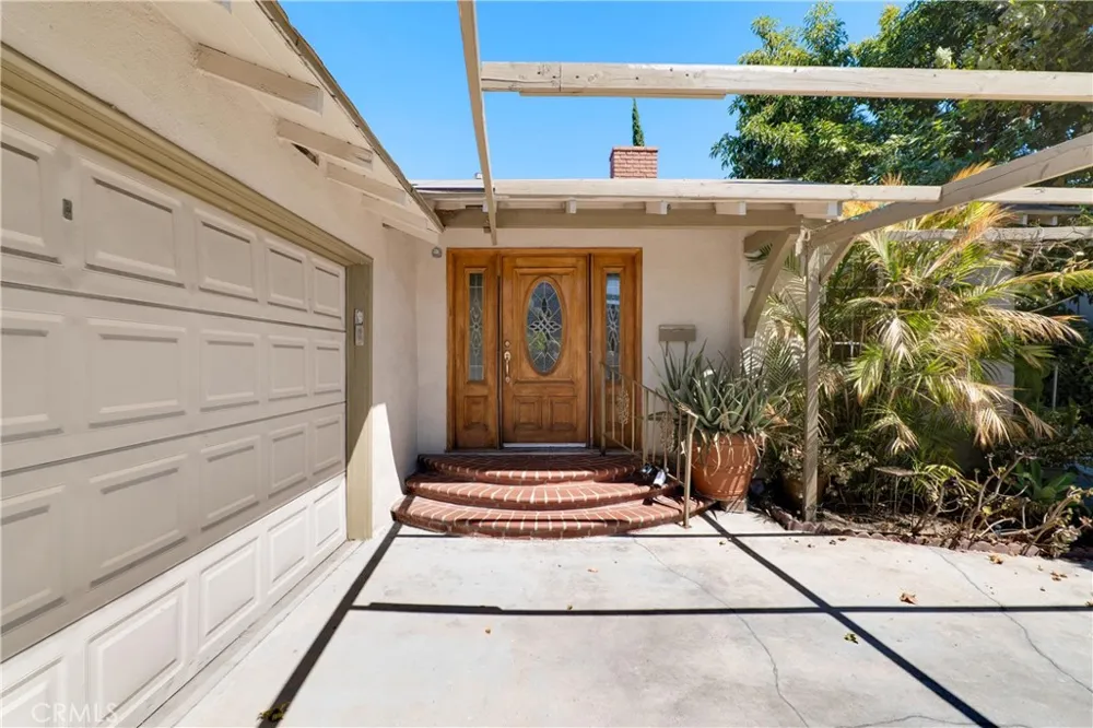 7134 Stansbury Avenue Van Nuys, CA 91405