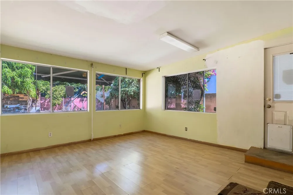 7134 Stansbury Avenue Van Nuys, CA 91405