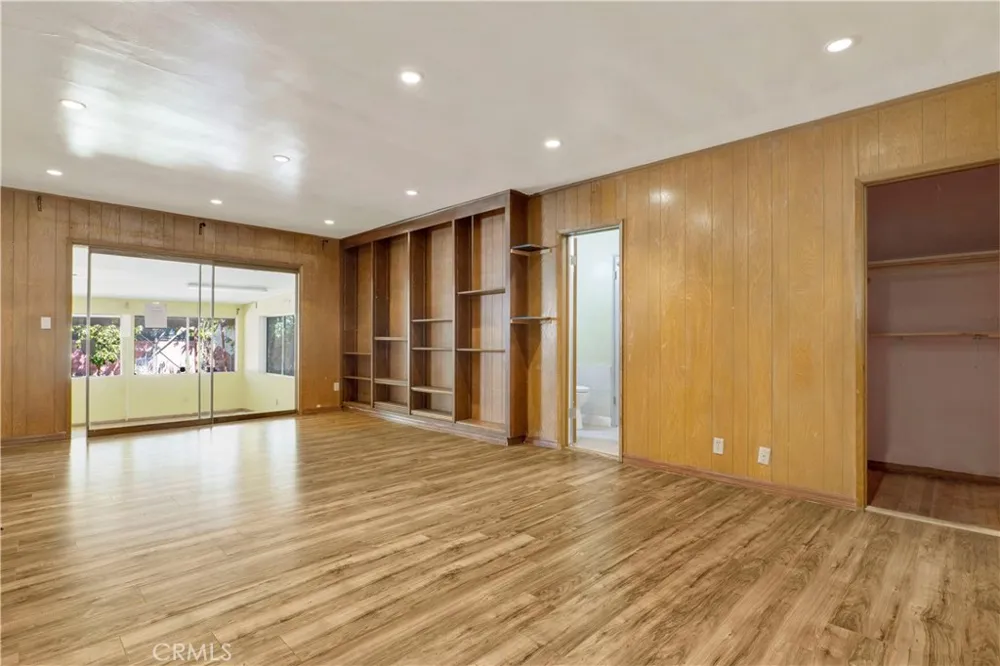 7134 Stansbury Avenue Van Nuys, CA 91405