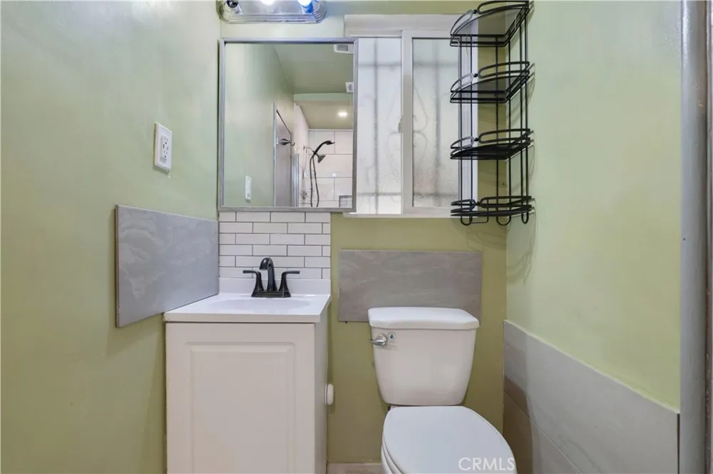 7134 Stansbury Avenue Van Nuys, CA 91405