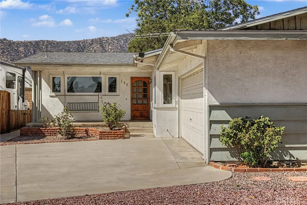 138 Vecino Avenue Glendora, CA 91741