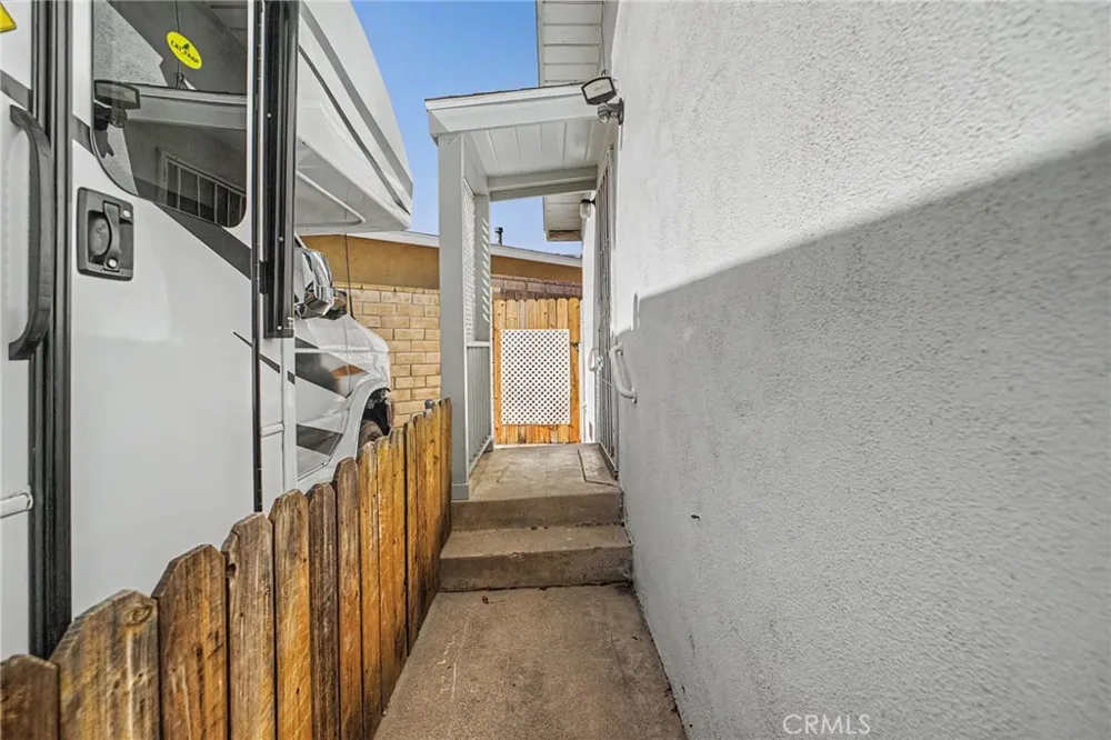 138 Vecino Avenue Glendora, CA 91741