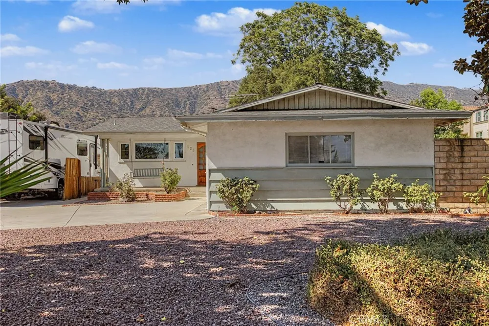 138 Vecino Avenue Glendora, CA 91741