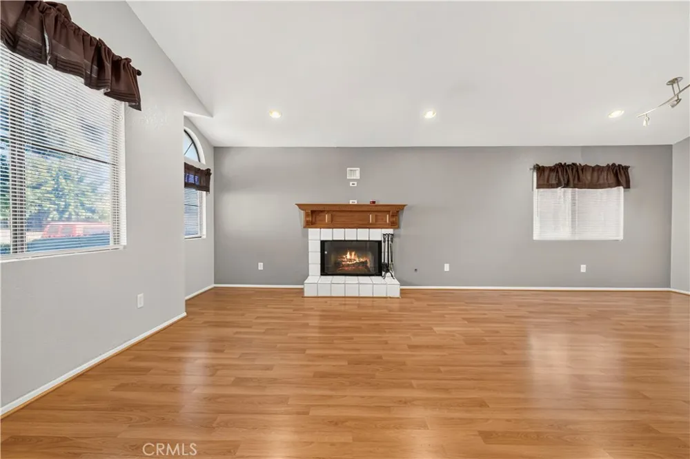 43000 Pearlwood Lancaster, CA 93536