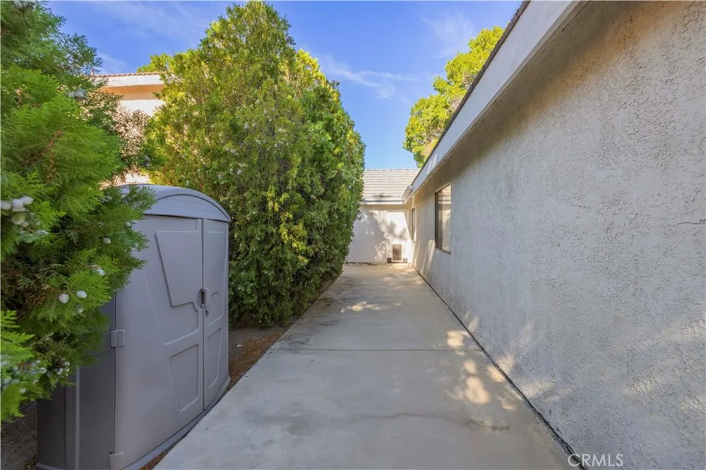 43000 Pearlwood Lancaster, CA 93536