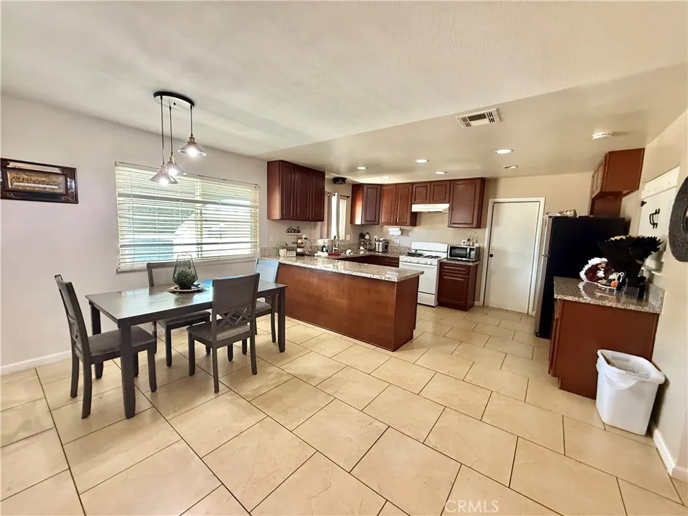 17798 Main Hesperia, CA 92345
