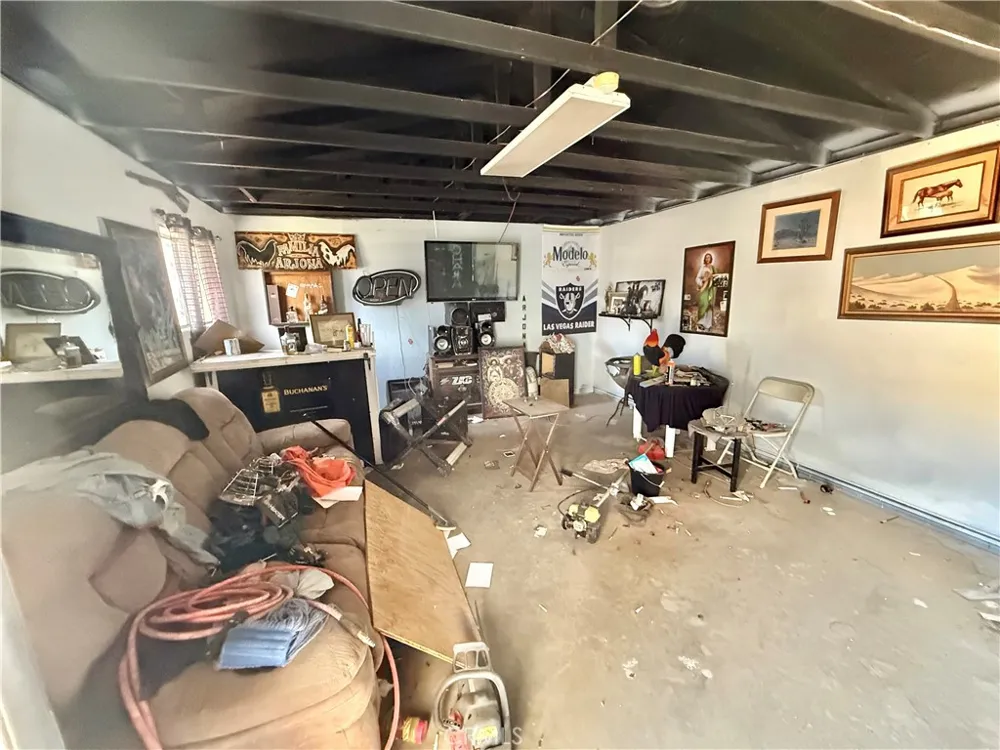 17798 Main Hesperia, CA 92345