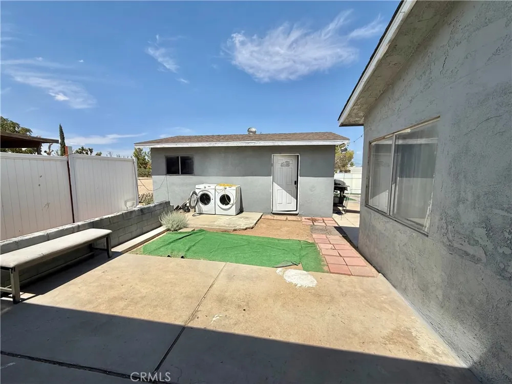 17798 Main Hesperia, CA 92345