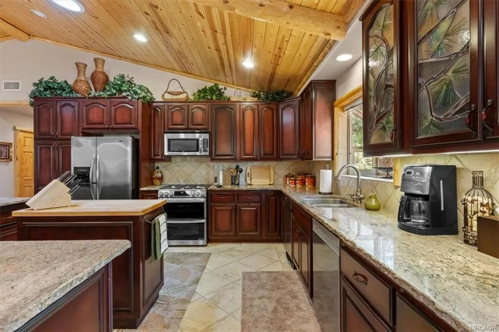 613 Cedar Glen Drive Big Bear, CA 92314