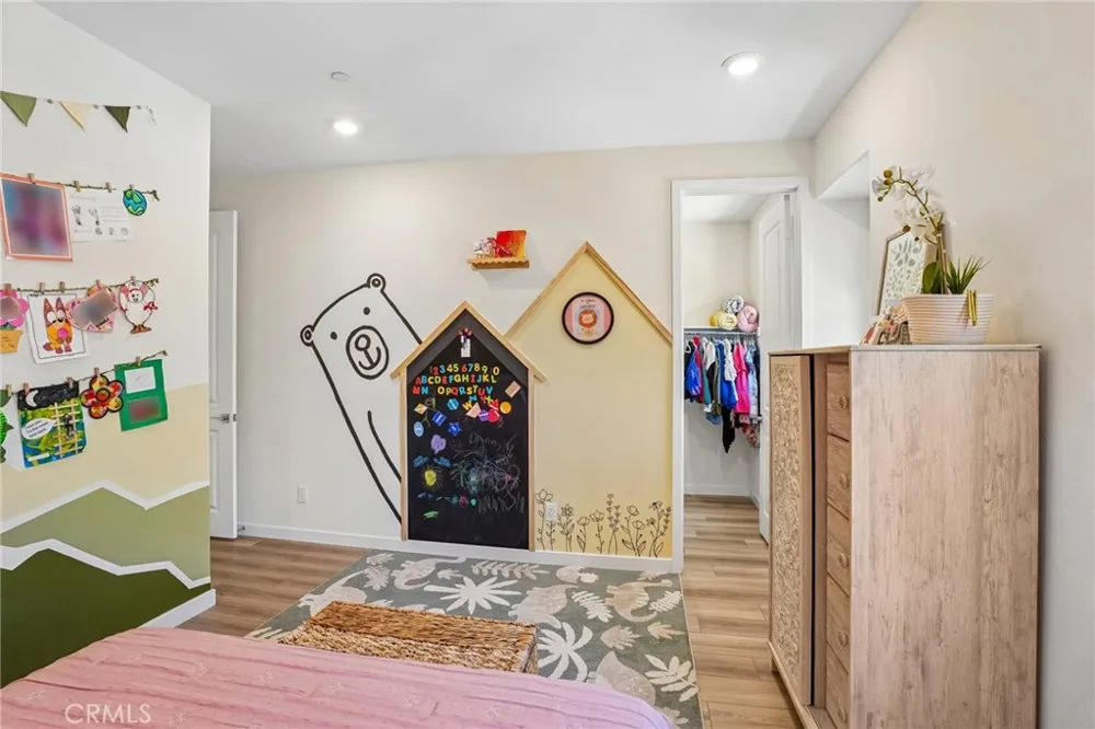 20920 Silvergate Newhall, CA 91321