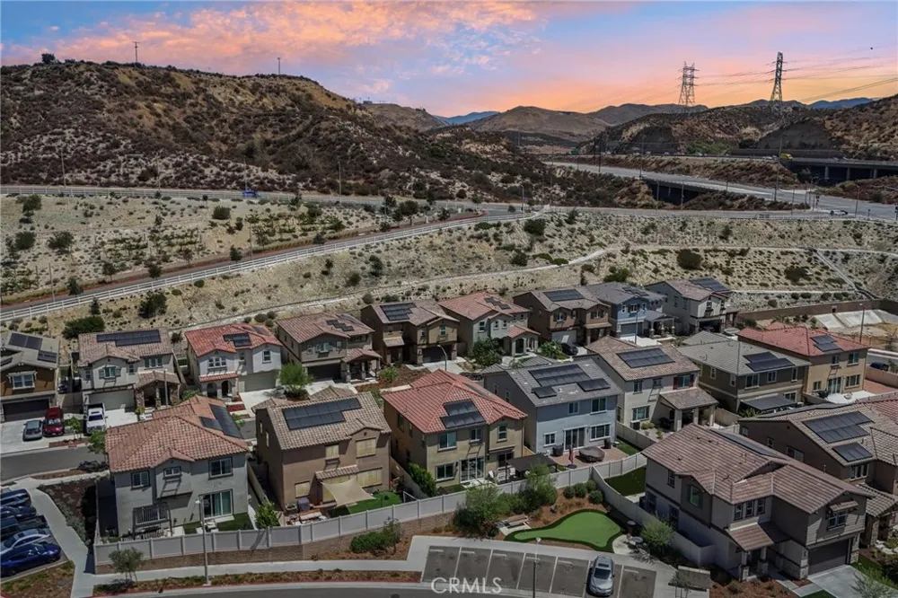 20920 Silvergate Newhall, CA 91321