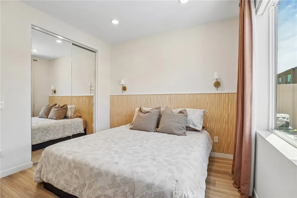 20920 Silvergate Newhall, CA 91321