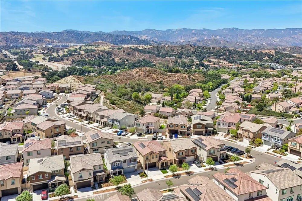 20920 Silvergate Newhall, CA 91321