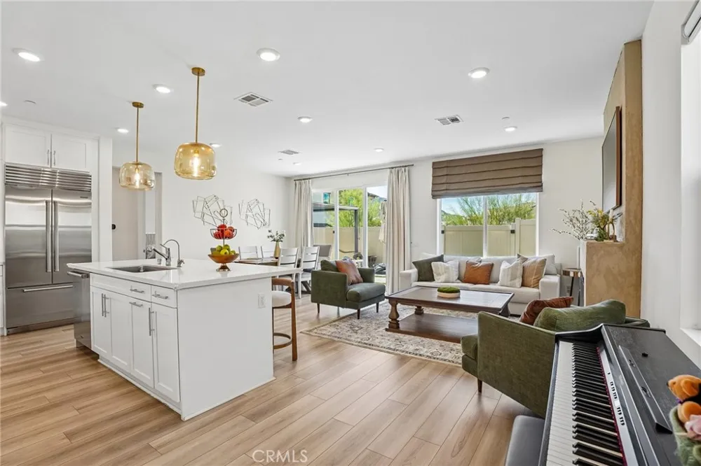 20920 Silvergate Newhall, CA 91321
