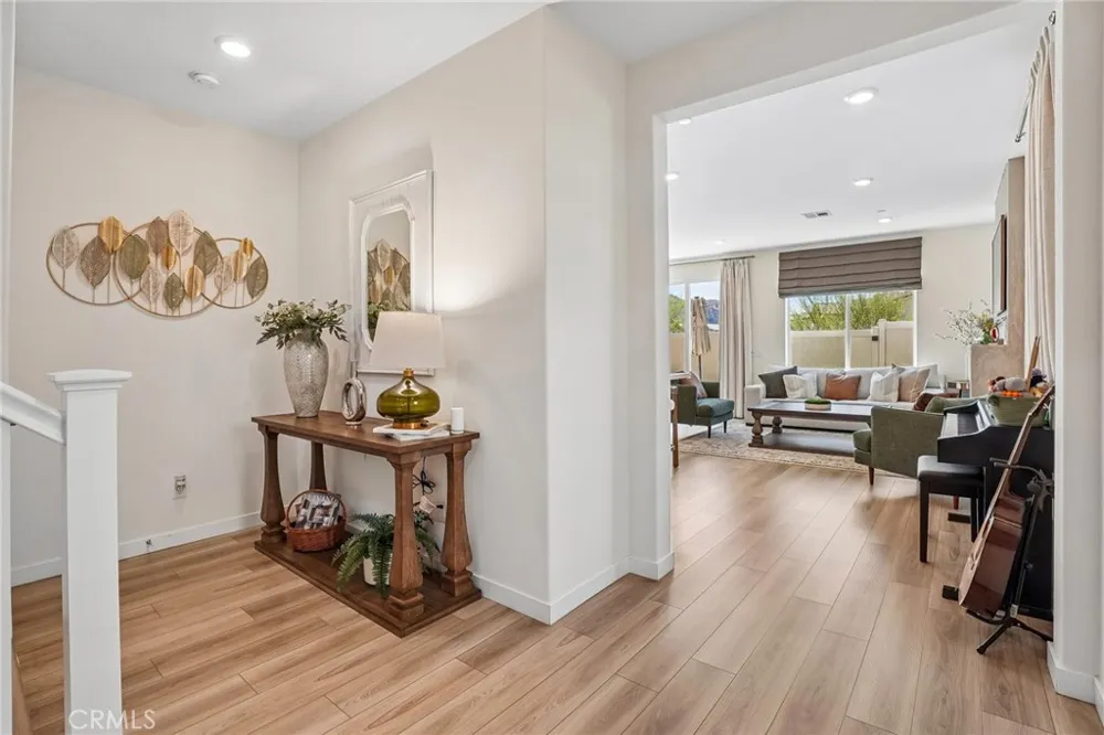 20920 Silvergate Newhall, CA 91321