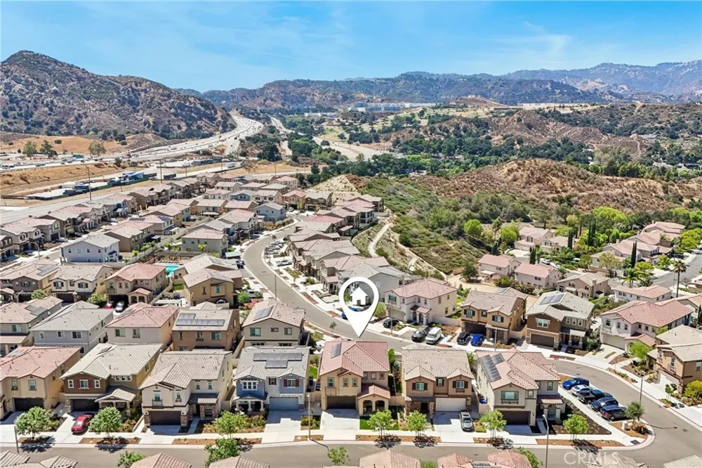 20920 Silvergate Newhall, CA 91321