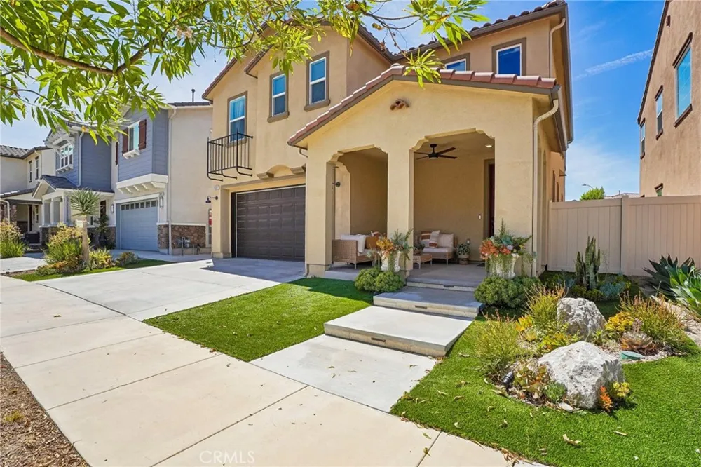 20920 Silvergate Newhall, CA 91321
