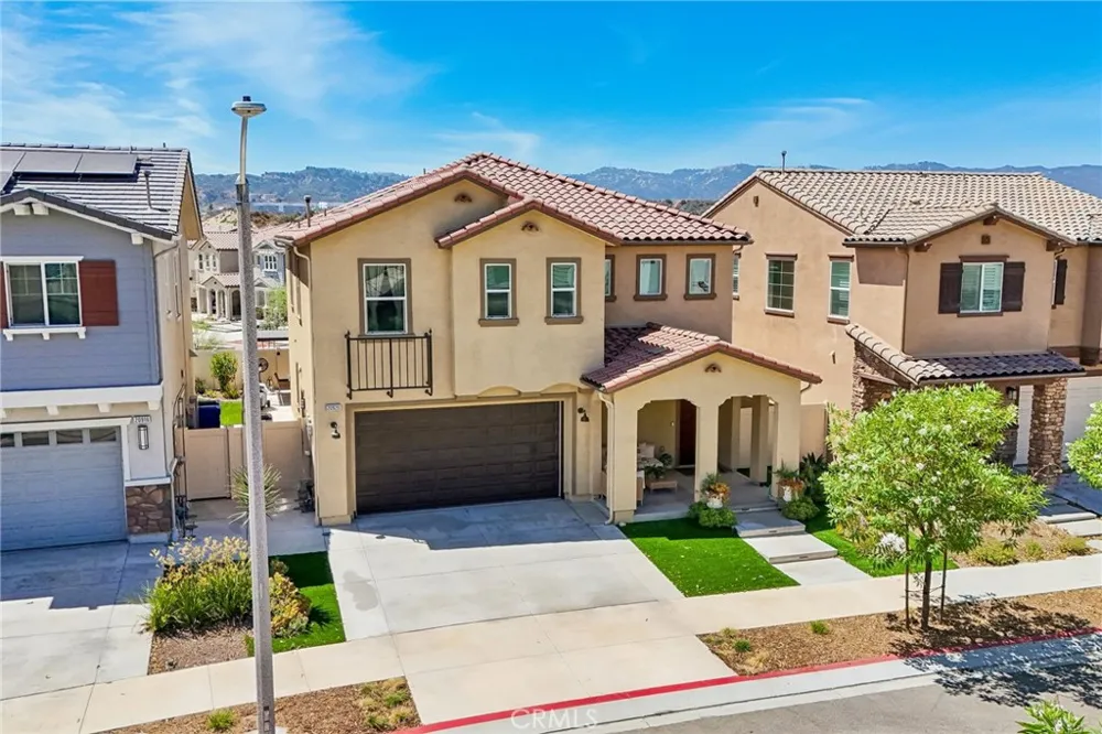 20920 Silvergate Newhall, CA 91321
