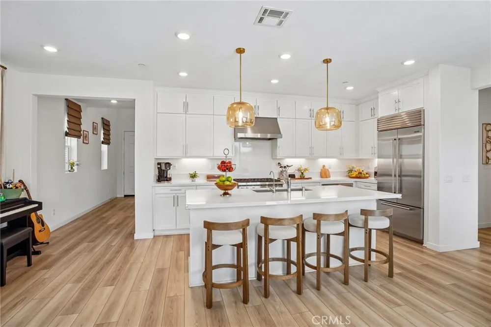 20920 Silvergate Newhall, CA 91321