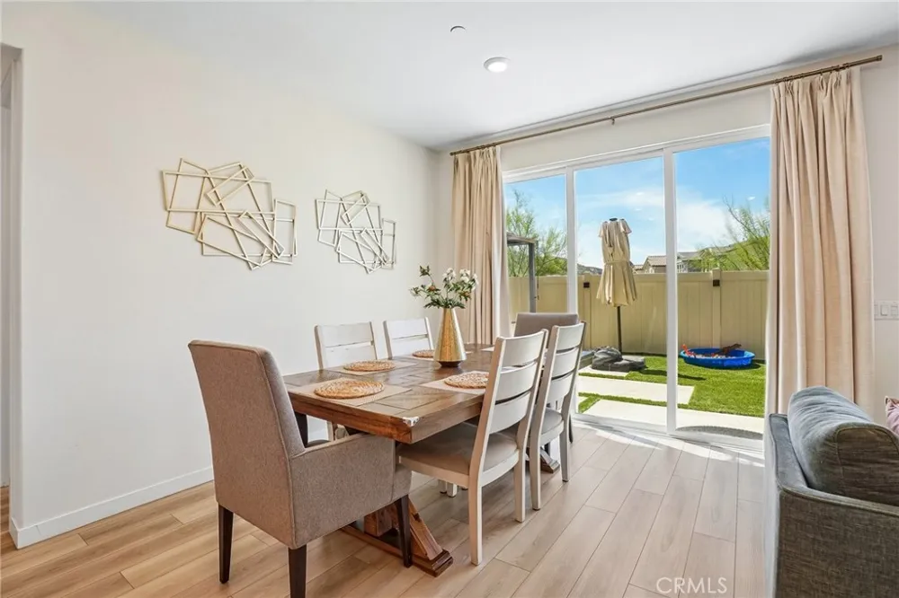 20920 Silvergate Newhall, CA 91321