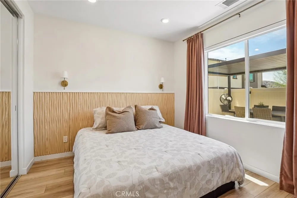 20920 Silvergate Newhall, CA 91321