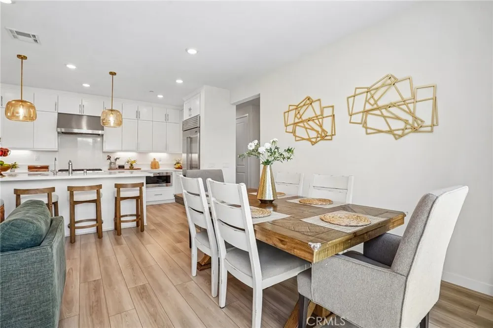 20920 Silvergate Newhall, CA 91321