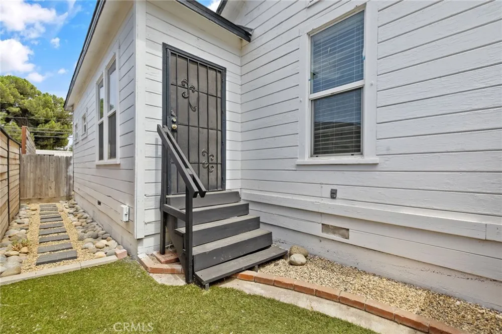 224 E 10th Hanford, CA 93230
