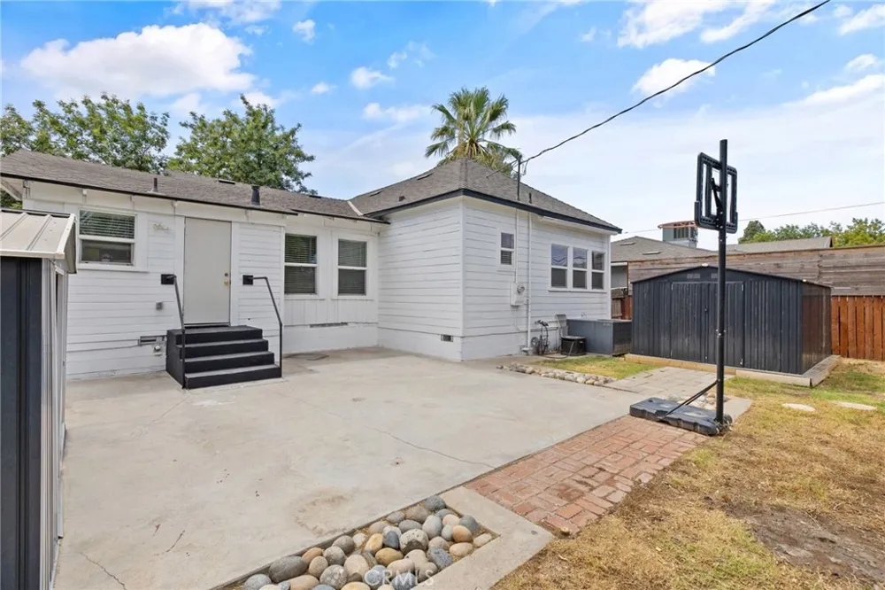 224 E 10th Hanford, CA 93230