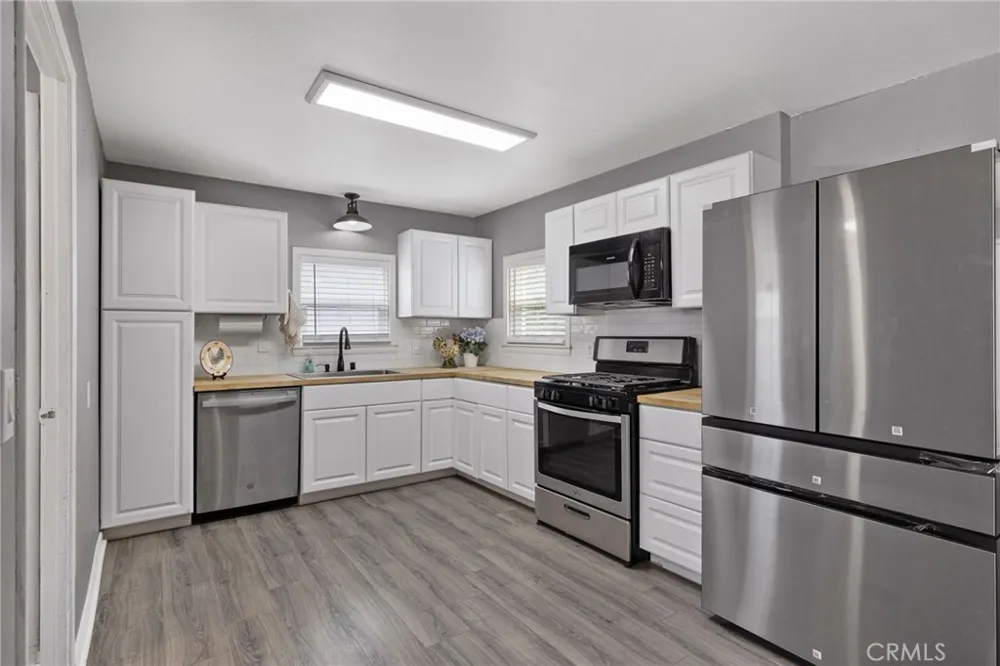 224 E 10th Hanford, CA 93230