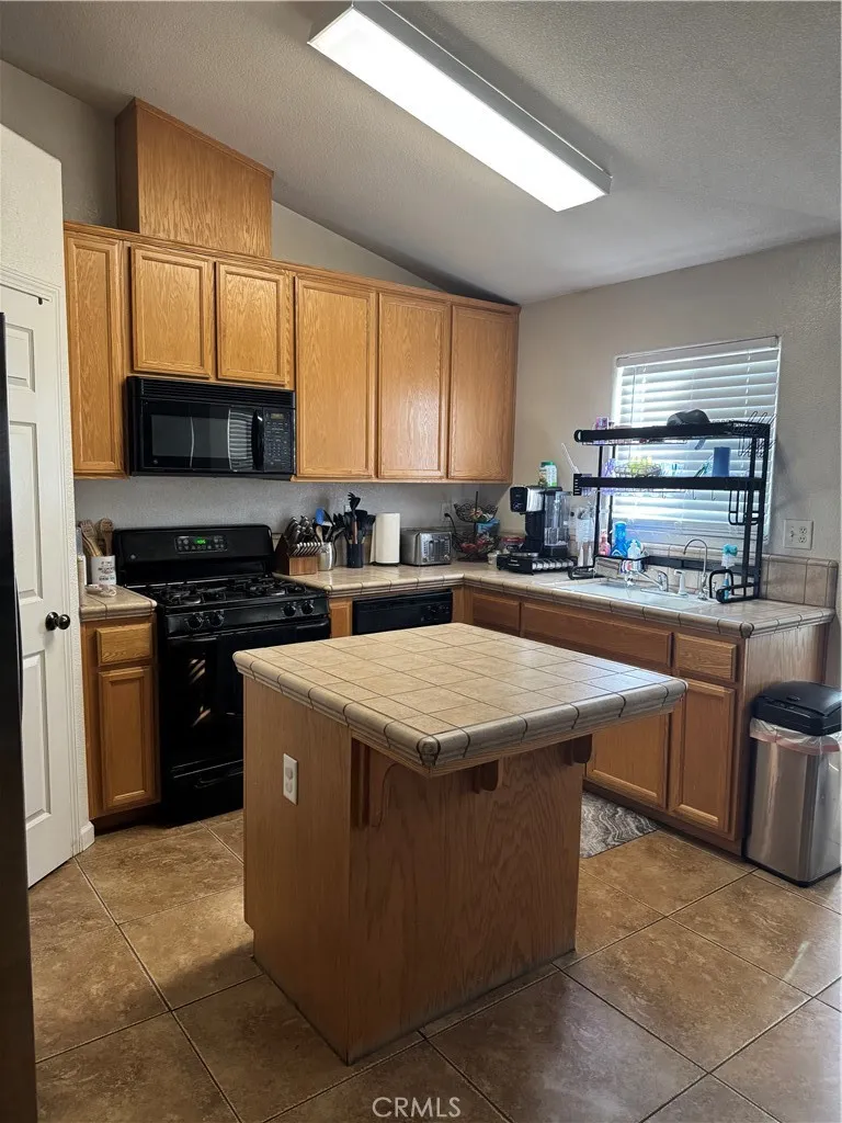 537 Alfarata Boulevard Merced, CA 95341