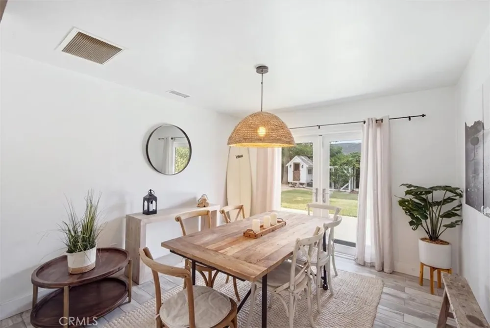 2113 Federal Avenue Costa Mesa, CA 92627