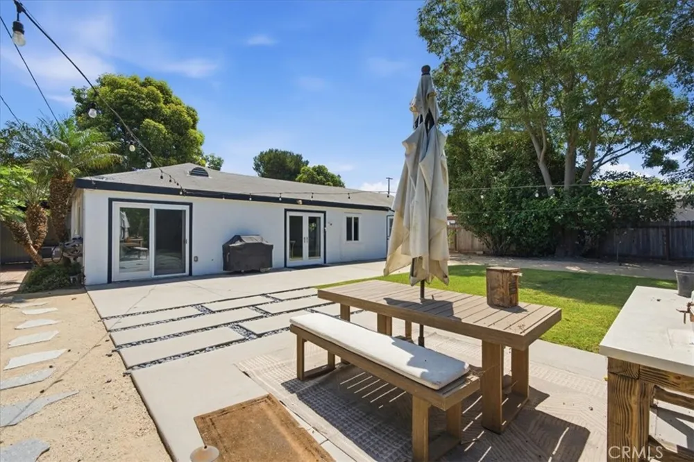 2113 Federal Avenue Costa Mesa, CA 92627