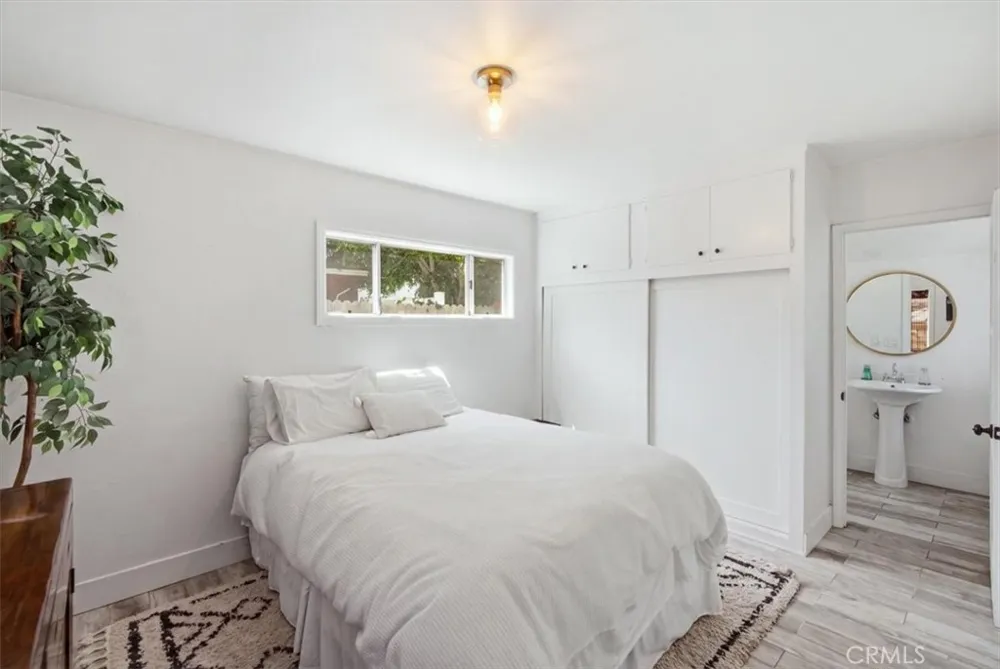 2113 Federal Avenue Costa Mesa, CA 92627