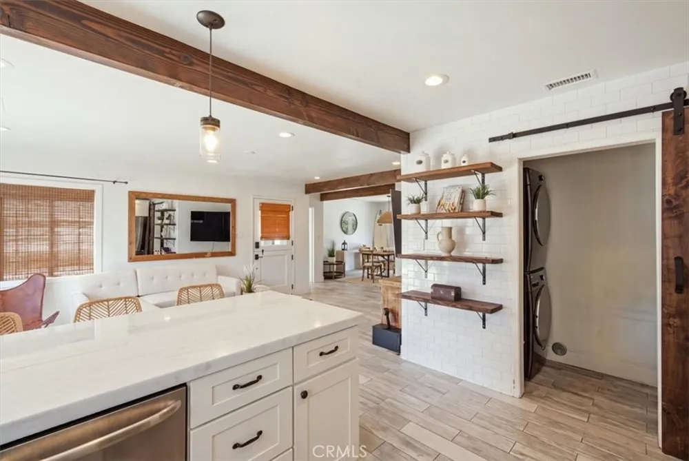 2113 Federal Avenue Costa Mesa, CA 92627