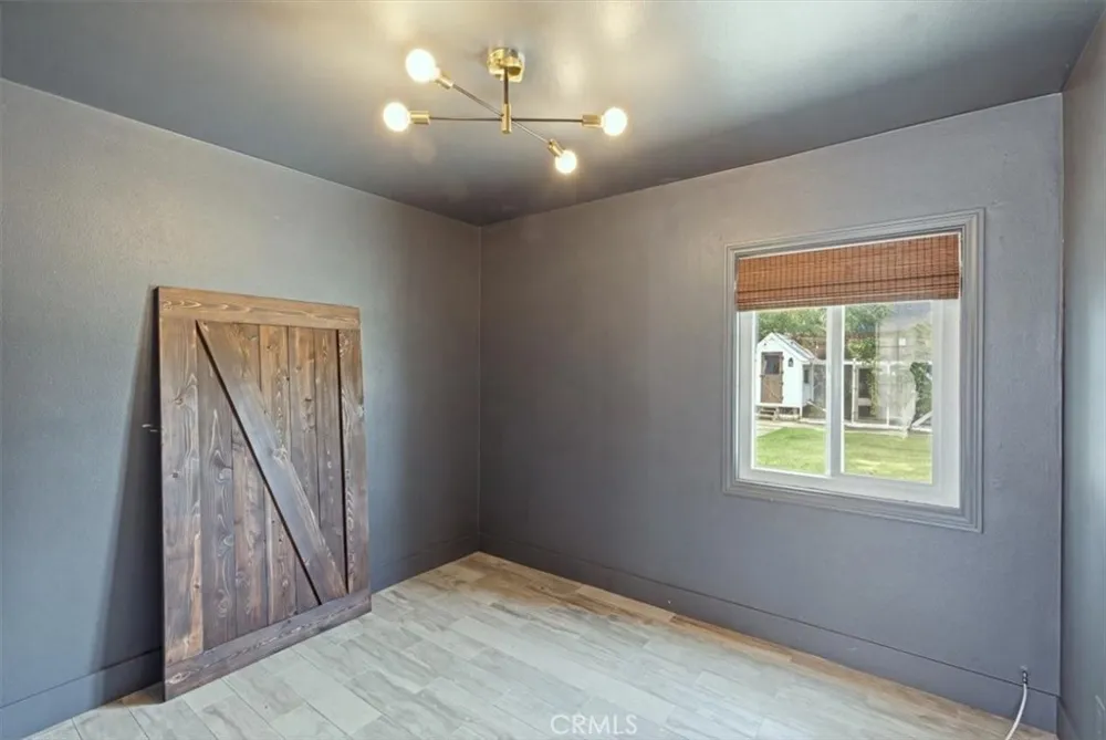 2113 Federal Avenue Costa Mesa, CA 92627