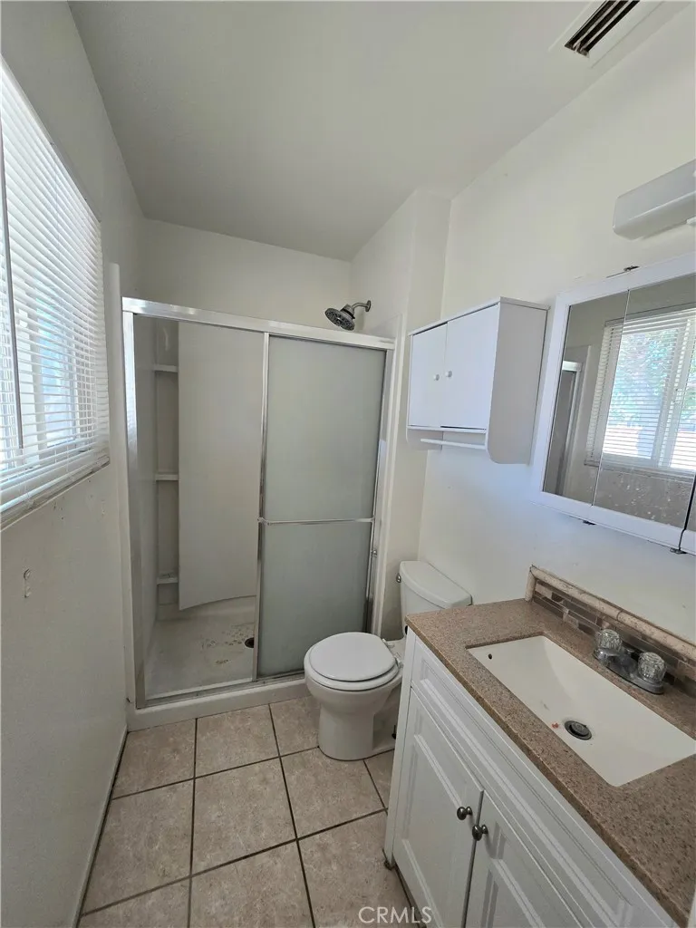 21135 Bancroft Court California City, CA 93505