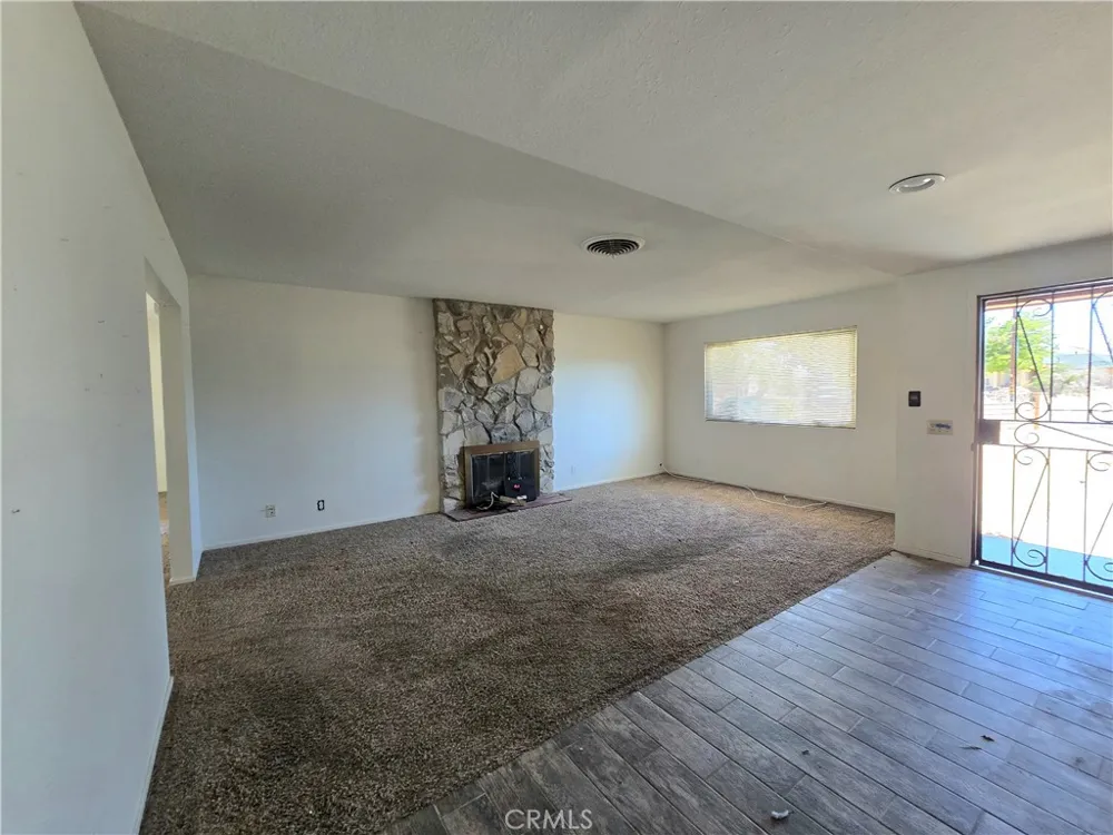 21135 Bancroft Court California City, CA 93505