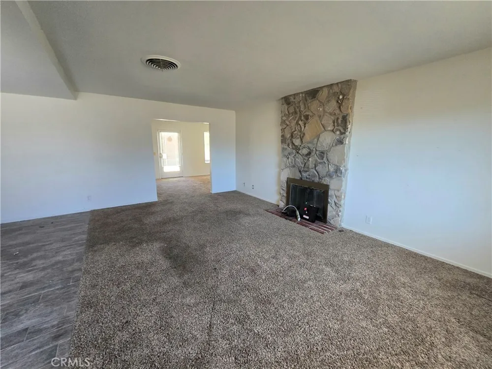 21135 Bancroft Court California City, CA 93505