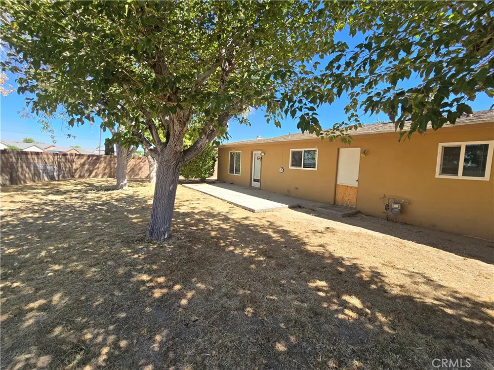 21135 Bancroft Court California City, CA 93505