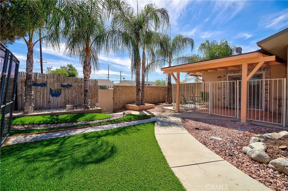 25890 Interlechen Drive Sun City, CA 92586