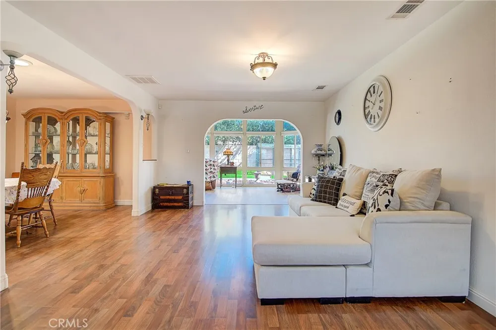 25890 Interlechen Drive Sun City, CA 92586