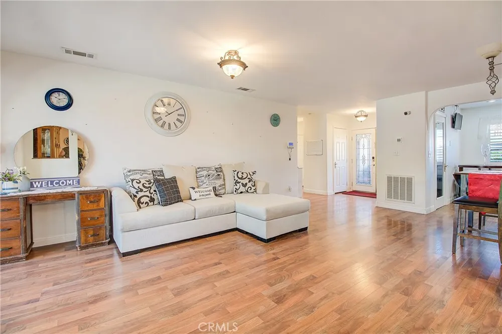 25890 Interlechen Drive Sun City, CA 92586